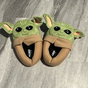 Kids Unisex Baby Yoda The Child Slippers size 13-1 tan & green pajamas star wars